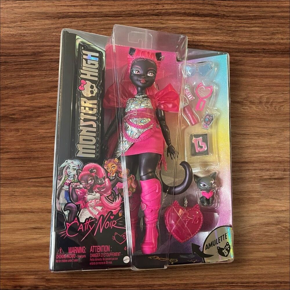 Monster High Catty Noir Doll Pet Amulette Accessories 2024 New
